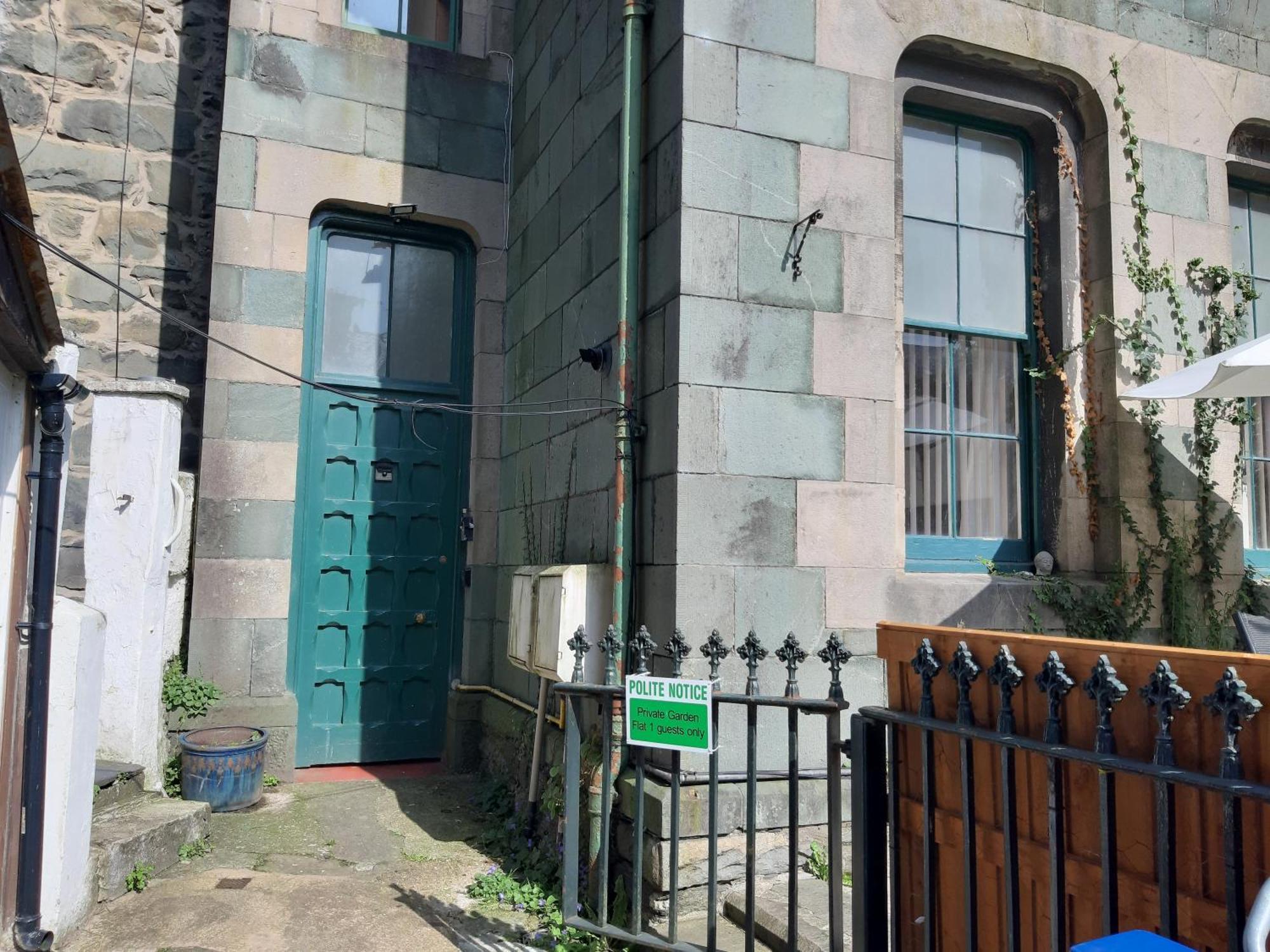 Ground Floor Barmouth Centre Apartment With Garden Bagian luar foto